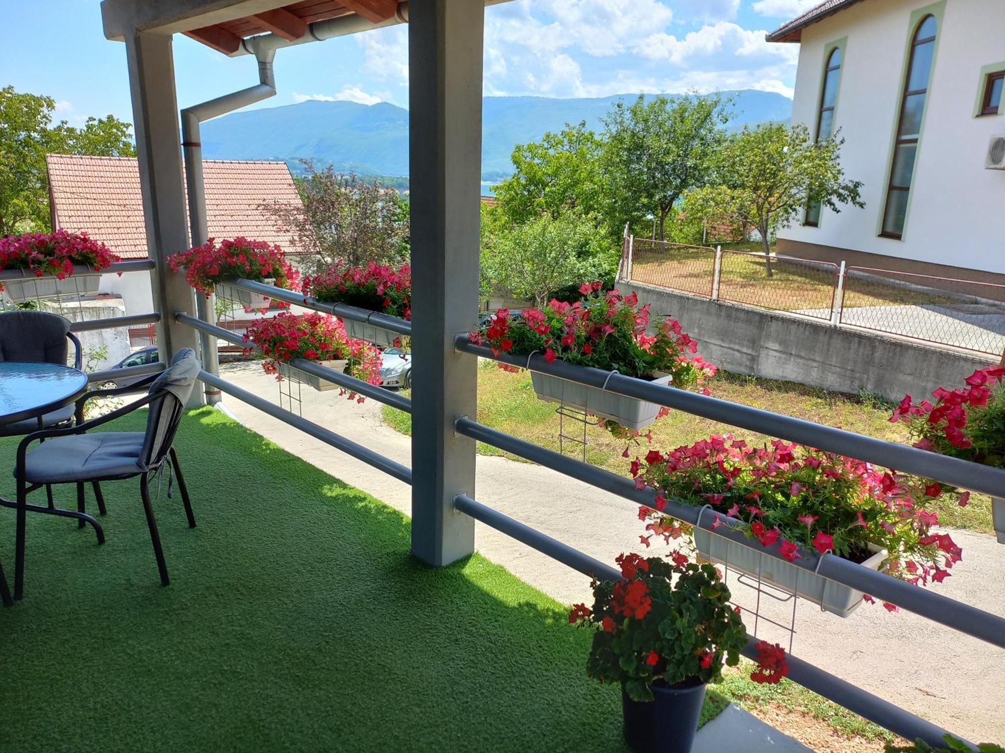 Apartman Konak Prozor Buitenkant foto